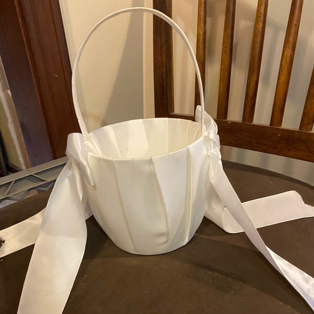 Flower girl basket